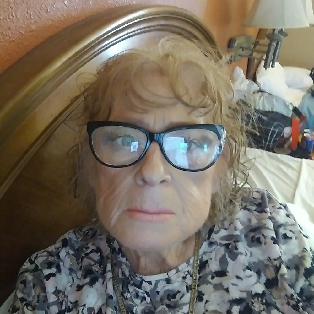 Meet your Posher, Linda